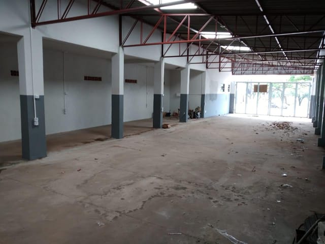 Galpão / Barracão com 200m², para alugar, no bairro Cond Hab Roberto Conceicao em Cambé