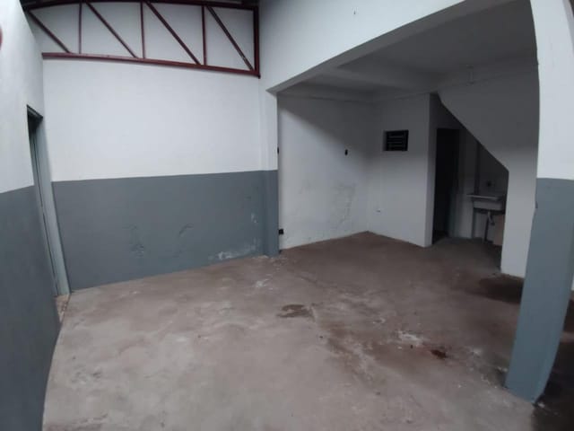 Galpão / Barracão com 200m², para alugar, no bairro Cond Hab Roberto Conceicao em Cambé