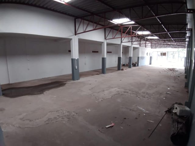 Galpão / Barracão com 200m², para alugar, no bairro Cond Hab Roberto Conceicao em Cambé
