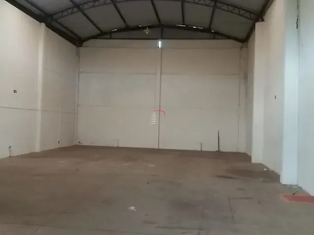 Galpão / Barracão com 250m², à venda, no bairro Parque Residencial Granville em Londrina