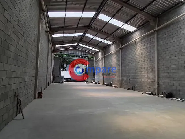 Galpão / Barracão com 370m², para alugar, no bairro Cidade Aracilia em Guarulhos