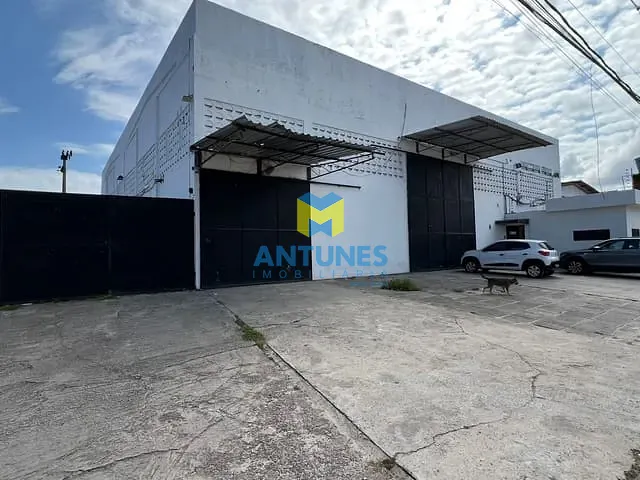 Galpão / Barracão com 930m², para alugar, no bairro Boa Viagem em Recife