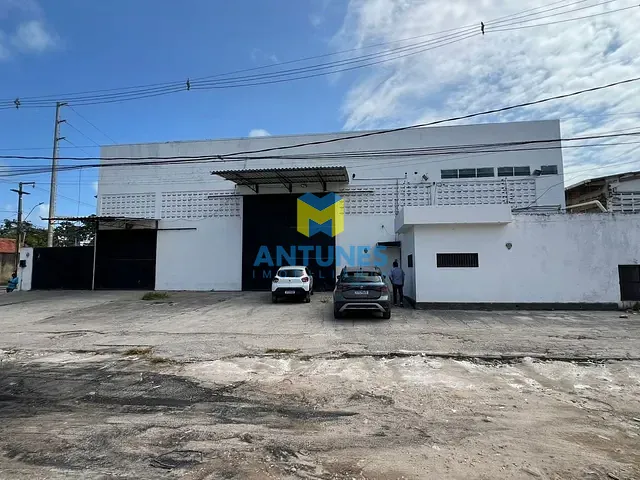 Galpão / Barracão com 930m², para alugar, no bairro Boa Viagem em Recife
