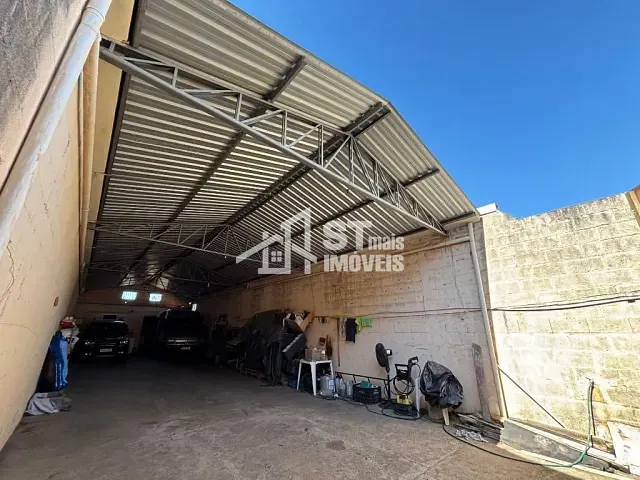 Galpão / Barracão com 150m², à venda, no bairro Jardim Alto Serra em Andradas