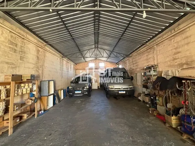 Galpão / Barracão com 150m², à venda, no bairro Jardim Alto Serra em Andradas