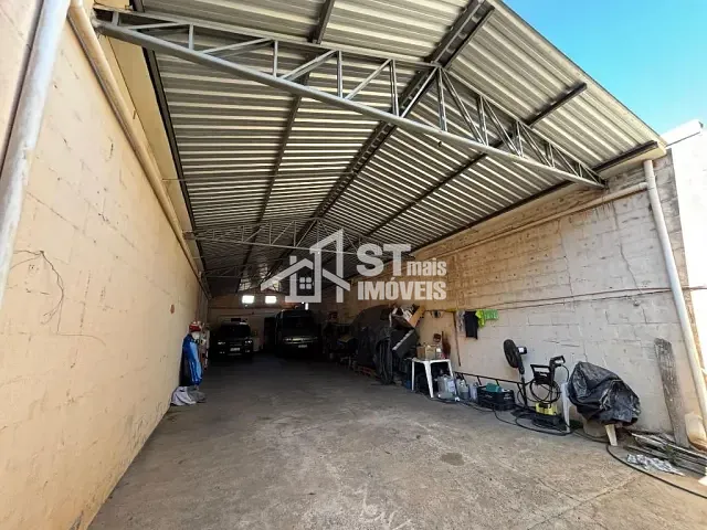 Galpão / Barracão com 150m², à venda, no bairro Jardim Alto Serra em Andradas