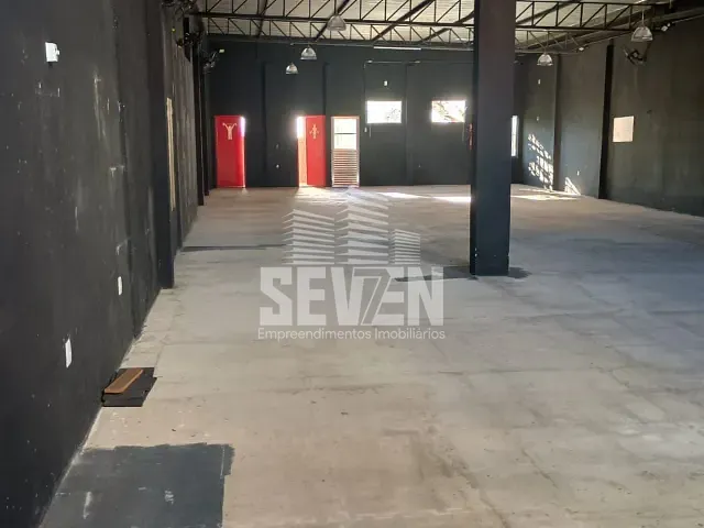 Galpão / Barracão com 400m², à venda ou para alugar, no bairro Vila Seabra em Bauru