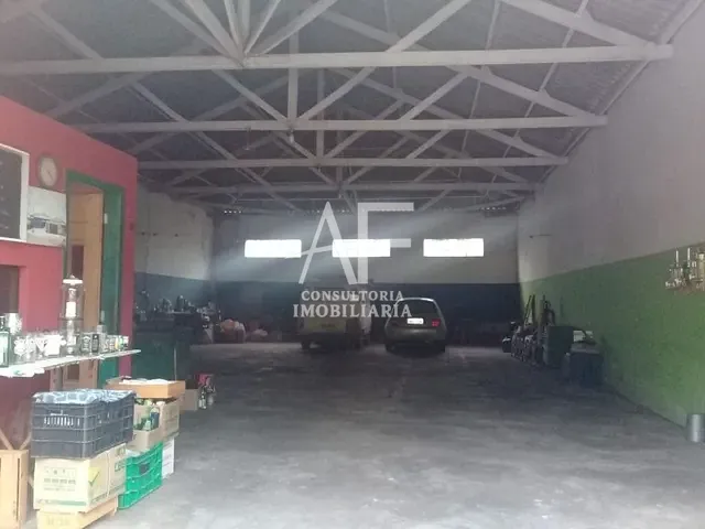 Galpão / Barracão com 300m², à venda, no bairro Jardim Maria Augusta em Taubaté
