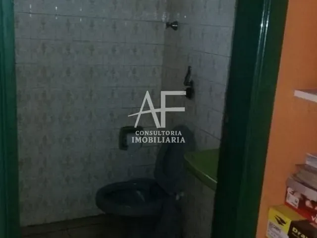 Galpão / Barracão com 300m², à venda, no bairro Jardim Maria Augusta em Taubaté