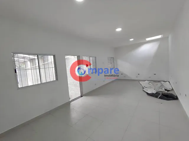 Galpão / Barracão com 370m², para alugar, no bairro Cidade Aracilia em Guarulhos
