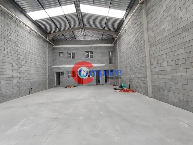 Galpão / Barracão com 370m², para alugar, no bairro Cidade Aracilia em Guarulhos