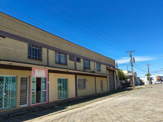 Galpão / Barracão com 1000m², para alugar, no bairro Centro em Lapa