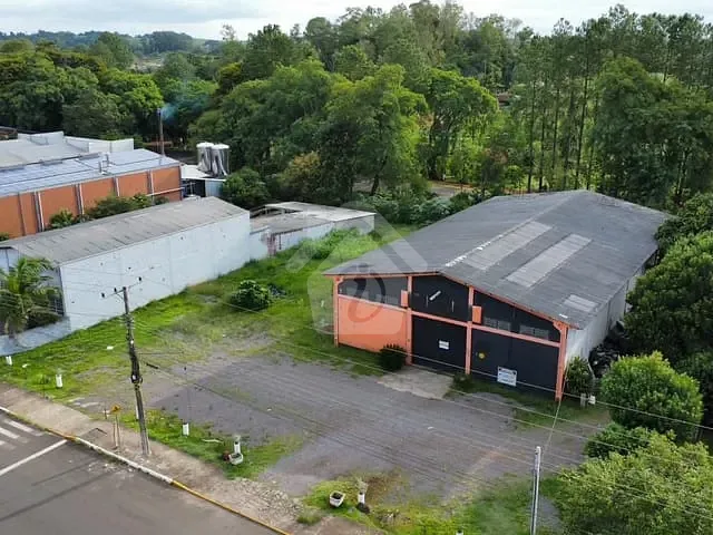 Galpão / Barracão com 480m², para alugar, no bairro Centro Administrativo em Teutônia