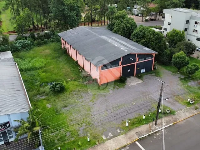 Galpão / Barracão com 480m², para alugar, no bairro Centro Administrativo em Teutônia