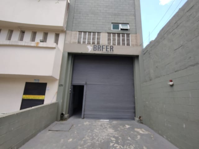 Galpão / Barracão com 220m², para alugar, no bairro Vila Caminho do Mar em São Bernardo do Campo