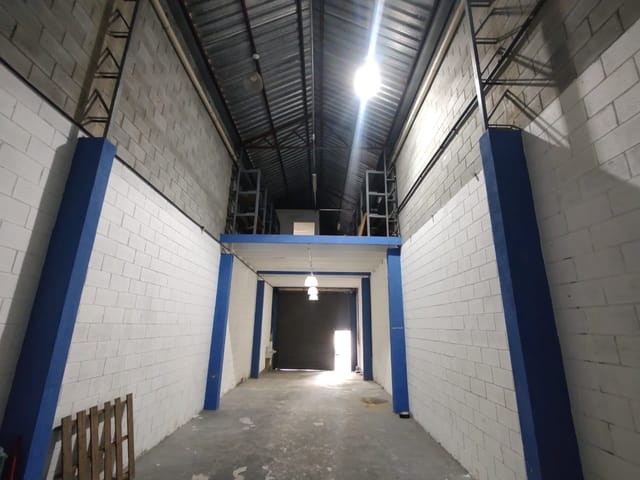 Galpão / Barracão com 220m², para alugar, no bairro Vila Caminho do Mar em São Bernardo do Campo