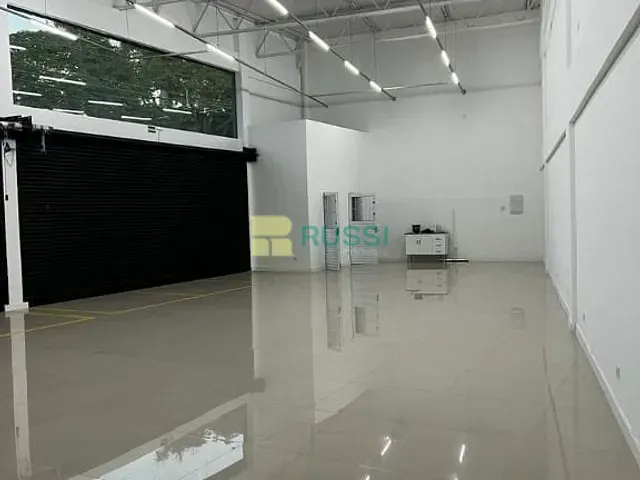 Galpão / Barracão com 312m², à venda, no bairro Vila Letônia em São José dos Campos