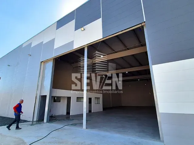 Galpão / Barracão com 1757m², à venda ou para alugar, no bairro Jardim Antártica em Bauru