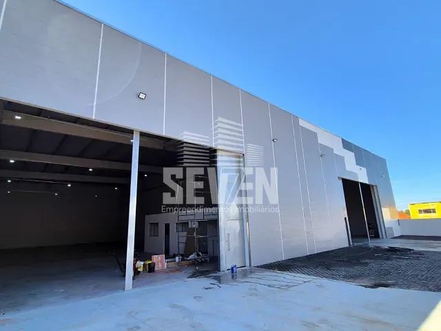 Galpão / Barracão com 1757m², à venda ou para alugar, no bairro Jardim Antártica em Bauru