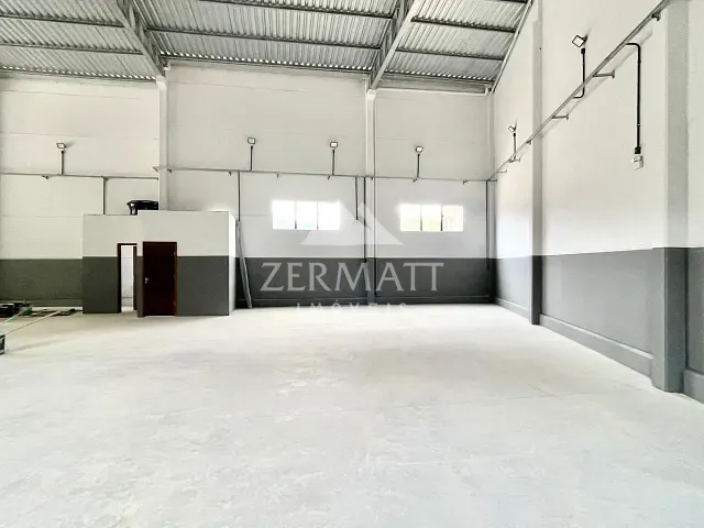 Galpão / Barracão com 600m², para alugar, no bairro Itoupavazinha em Blumenau