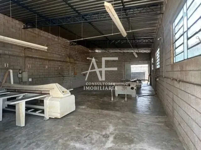Galpão / Barracão com 1260m², à venda ou para alugar, no bairro Jardim Paulista em Taubaté