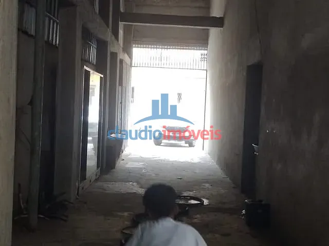 Galpão / Barracão com 580m², para alugar, no bairro Ano Bom em Barra Mansa