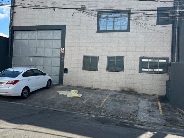 Galpão / Barracão com 500m², para alugar, no bairro Jardim Santa Marta (Fazendinha) em Santana de Parnaíba