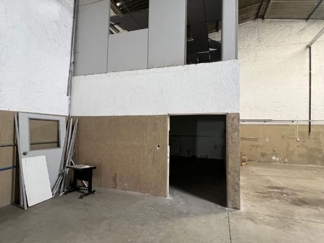 Galpão / Barracão com 500m², para alugar, no bairro Jardim Santa Marta (Fazendinha) em Santana de Parnaíba
