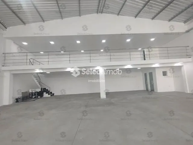 Galpão / Barracão com 640m², para alugar, no bairro Vila América em Mauá