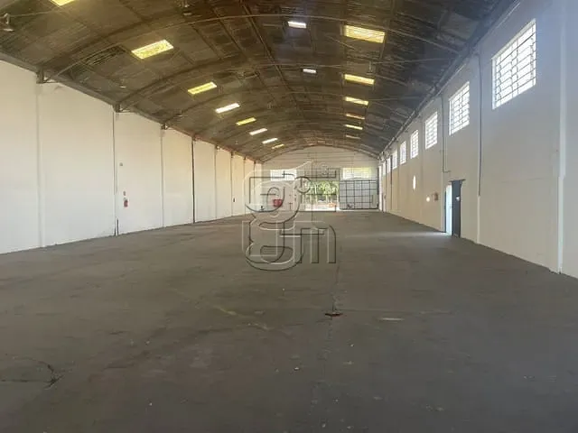 Galpão / Barracão com 1600m², para alugar, no bairro Veraliz em Londrina