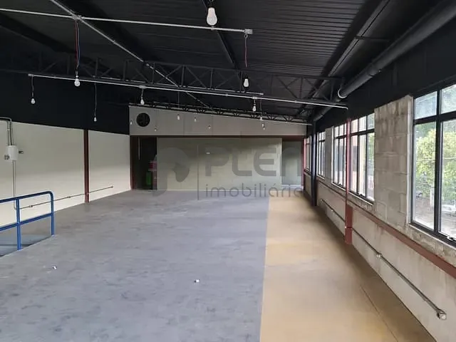 Galpão / Barracão com 300m², para alugar, no bairro Vila Baruel em São Paulo