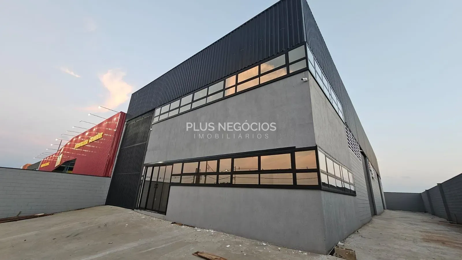 Depósito-Galpão, 660 m² - Foto 1
