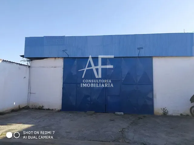 Galpão / Barracão com 400m², para alugar, no bairro Piracangaguá em Taubaté