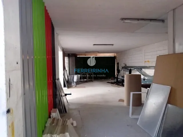 Galpão / Barracão com 900m², à venda ou para alugar, no bairro Chácaras Reunidas em São José dos Campos