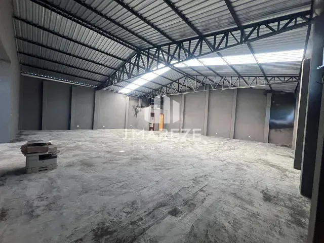 Galpão / Barracão com 880m², à venda, no bairro Jardim Aclimação em Apucarana
