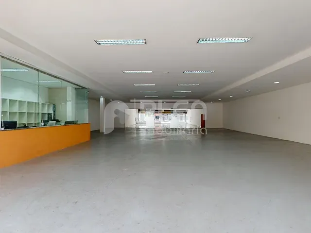 Galpão / Barracão com 556m², para alugar, no bairro Tatuapé em São Paulo