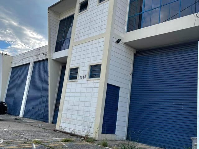 Galpão / Barracão com 986m², para alugar, no bairro Jardim São Lourenço em Bragança Paulista