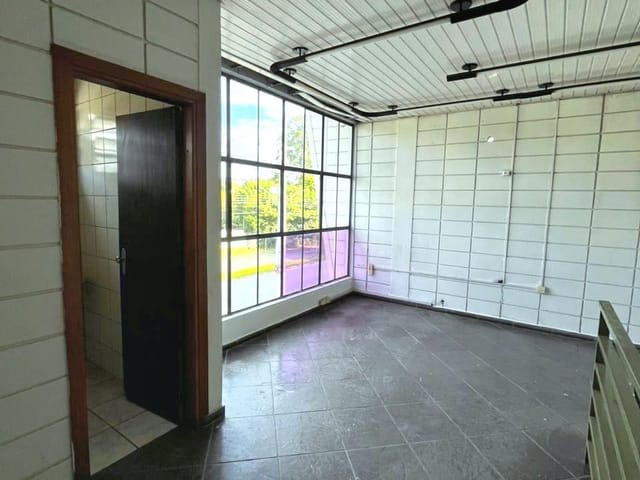 Galpão / Barracão com 986m², para alugar, no bairro Jardim São Lourenço em Bragança Paulista