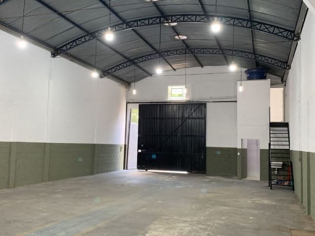 Foto do Galpão / Barracão - Galpão para alugar, 275 m² por R$ 7.000,00/mês - Chácaras Reunidas - São José dos Campos/SP | INDEPENDENCE NEGOCIOS IMOBILIARIOS LTDA