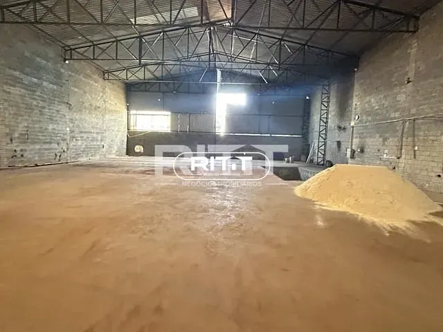 Galpão / Barracão com 1400m², para alugar, no bairro Betel em Paulínia