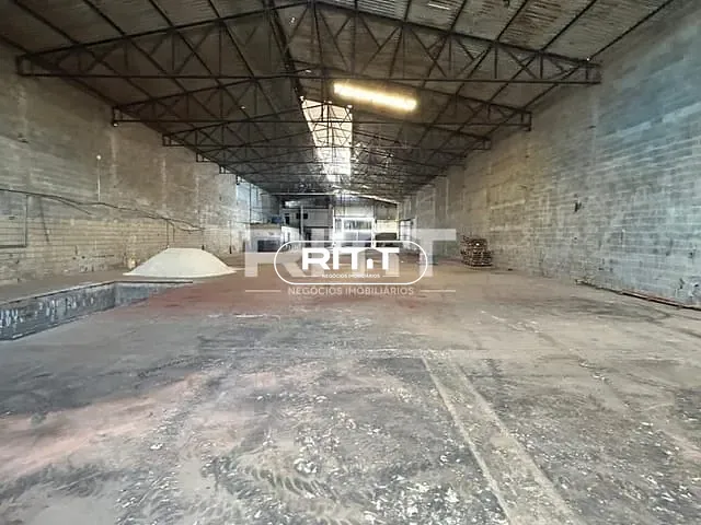 Galpão / Barracão com 1400m², para alugar, no bairro Betel em Paulínia