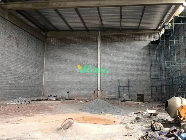 Galpão / Barracão com 550m², para alugar, no bairro Una em Itaquaquecetuba