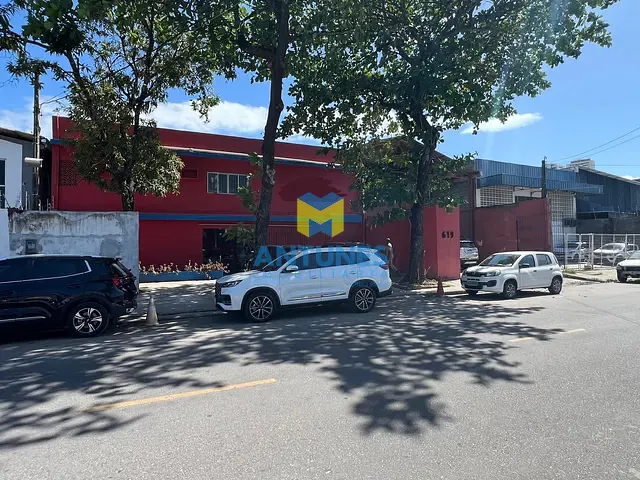 Galpão / Barracão com 720m², para alugar, no bairro Imbiribeira em Recife