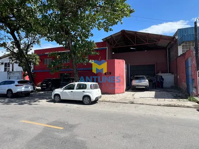 Galpão / Barracão com 720m², para alugar, no bairro Imbiribeira em Recife