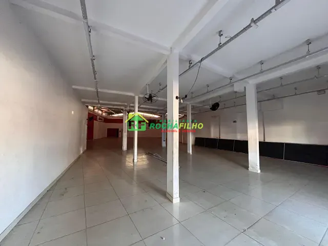 Galpão / Barracão com 585m², para alugar, no bairro Parque Piauí I em Timon