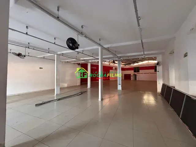 Galpão / Barracão com 585m², para alugar, no bairro Parque Piauí I em Timon