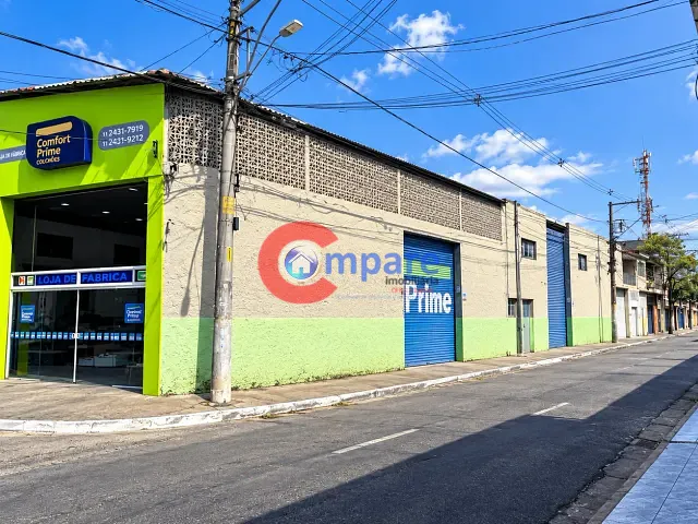 Galpão / Barracão com 815m², para alugar, no bairro Jardim Presidente Dutra em Guarulhos