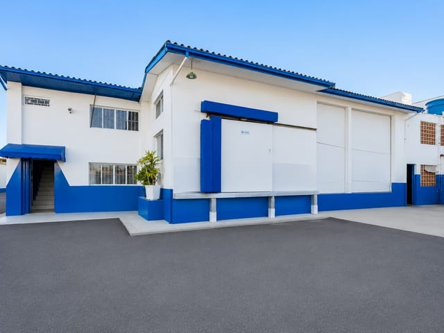 Galpão / Barracão com 2310m², à venda, no bairro Hauer em Curitiba
