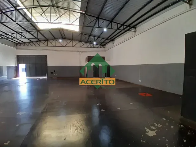 Galpão / Barracão com 307m², para alugar, no bairro Novo Umuarama em Araçatuba