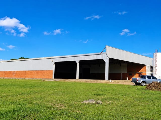 Galpão / Barracão com 60000m² 10 quartos e 10 banheiros, à venda, no bairro Aeroporto em São José dos Pinhais